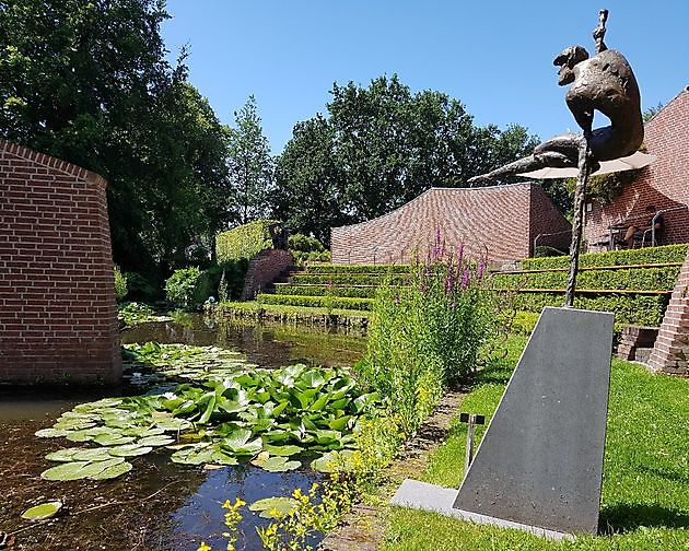 Museum De Buitenplaats Eelde - Het Tuinpad Op / In Nachbars Garten